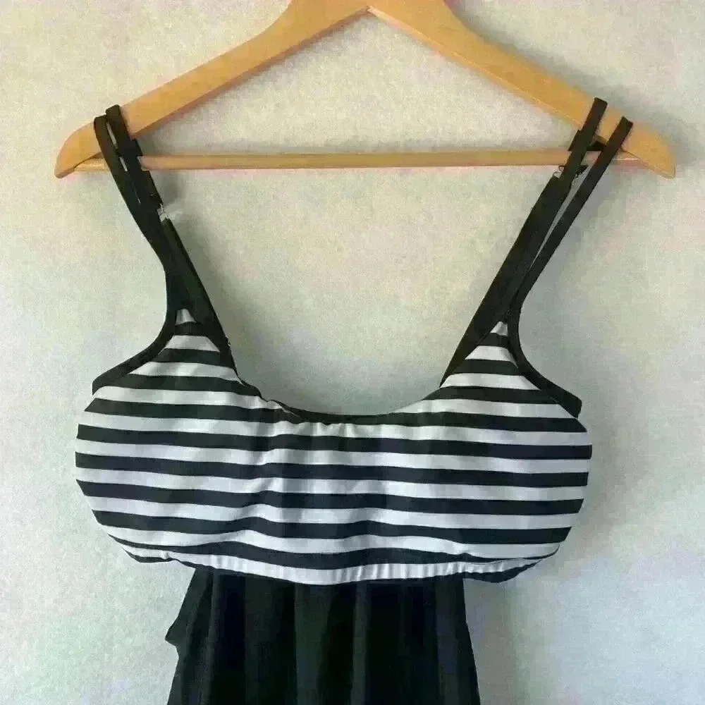 Women's Black White Stripped Two Piece Tankini XL Beachy‎ Spring Summer Vacation